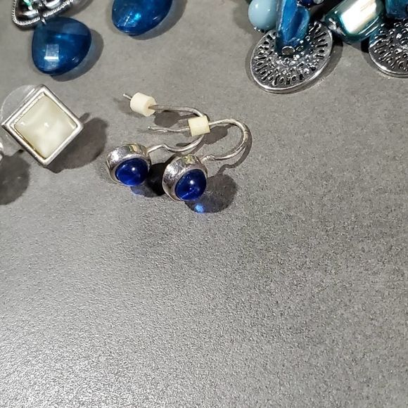 Bundle of blue and turquoise earrings - Picture 3 of 5